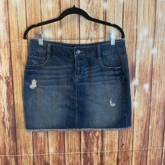 Apt. 9 Women’s Blue Denim Distressed Mini Jean Skirt Size 8 - Picture 1 of 7